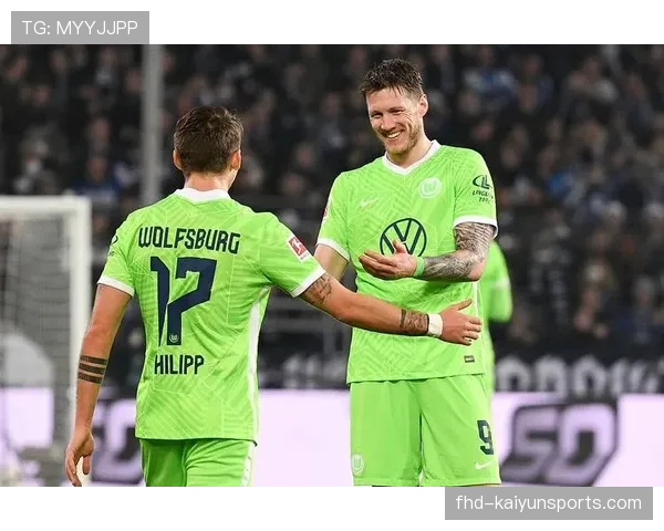 半场战报:法兰克福1-1沃尔夫斯堡,双方各利用一次定位球得分